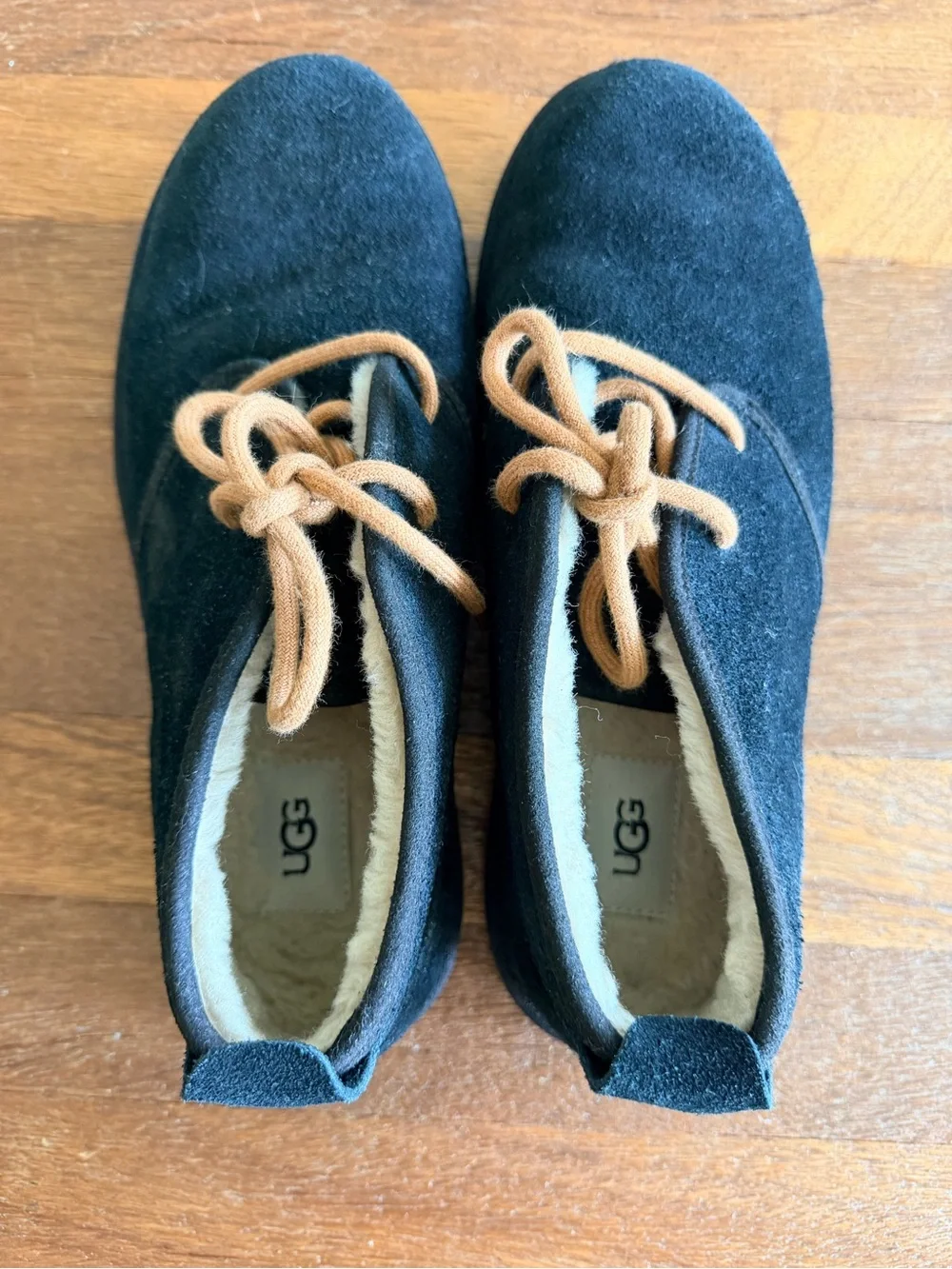 UGG Neumel Boots Men Size 9 Black Suede Sheepskin Lined Chukka